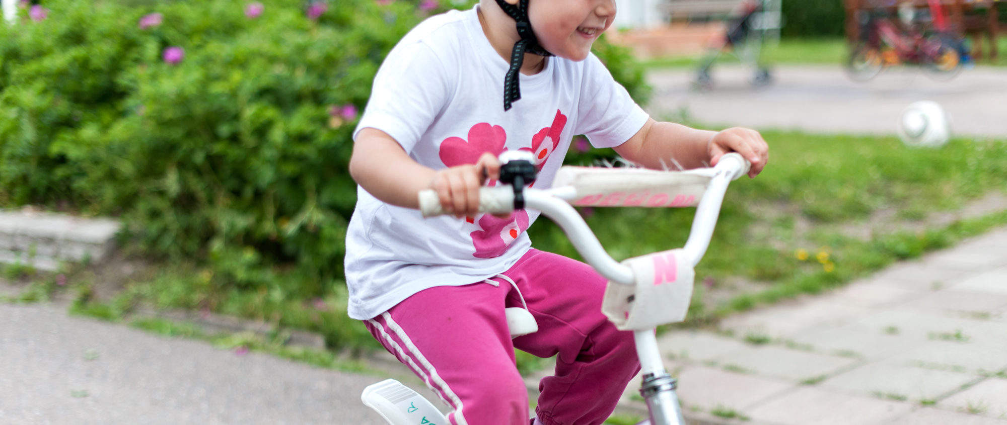 perhehoitopalvelu lapsi pyöräilee